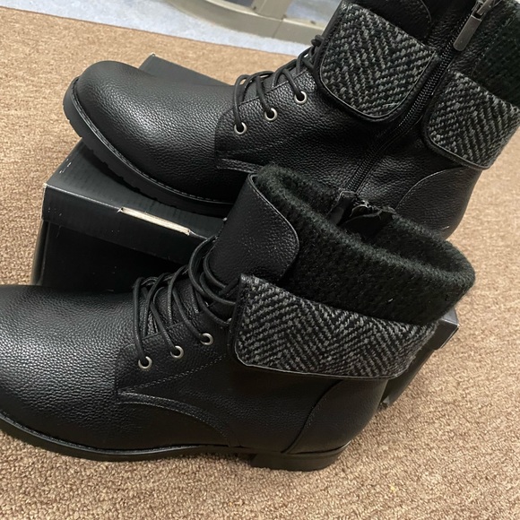 Boots - Picture 6 of 6